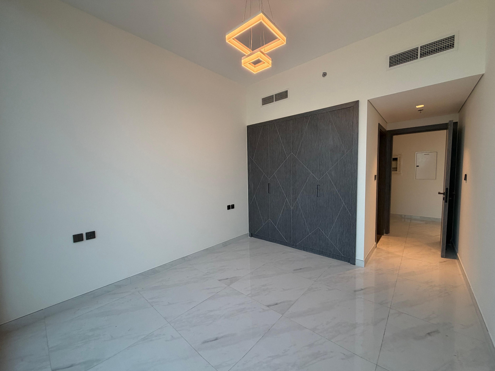 WhatsApp Image 2025-10-24 at 15.20.23 (1)